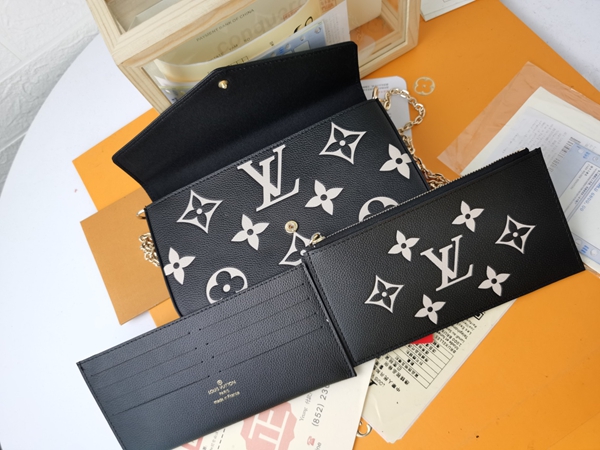 LVコピーウォレット着用イメージ